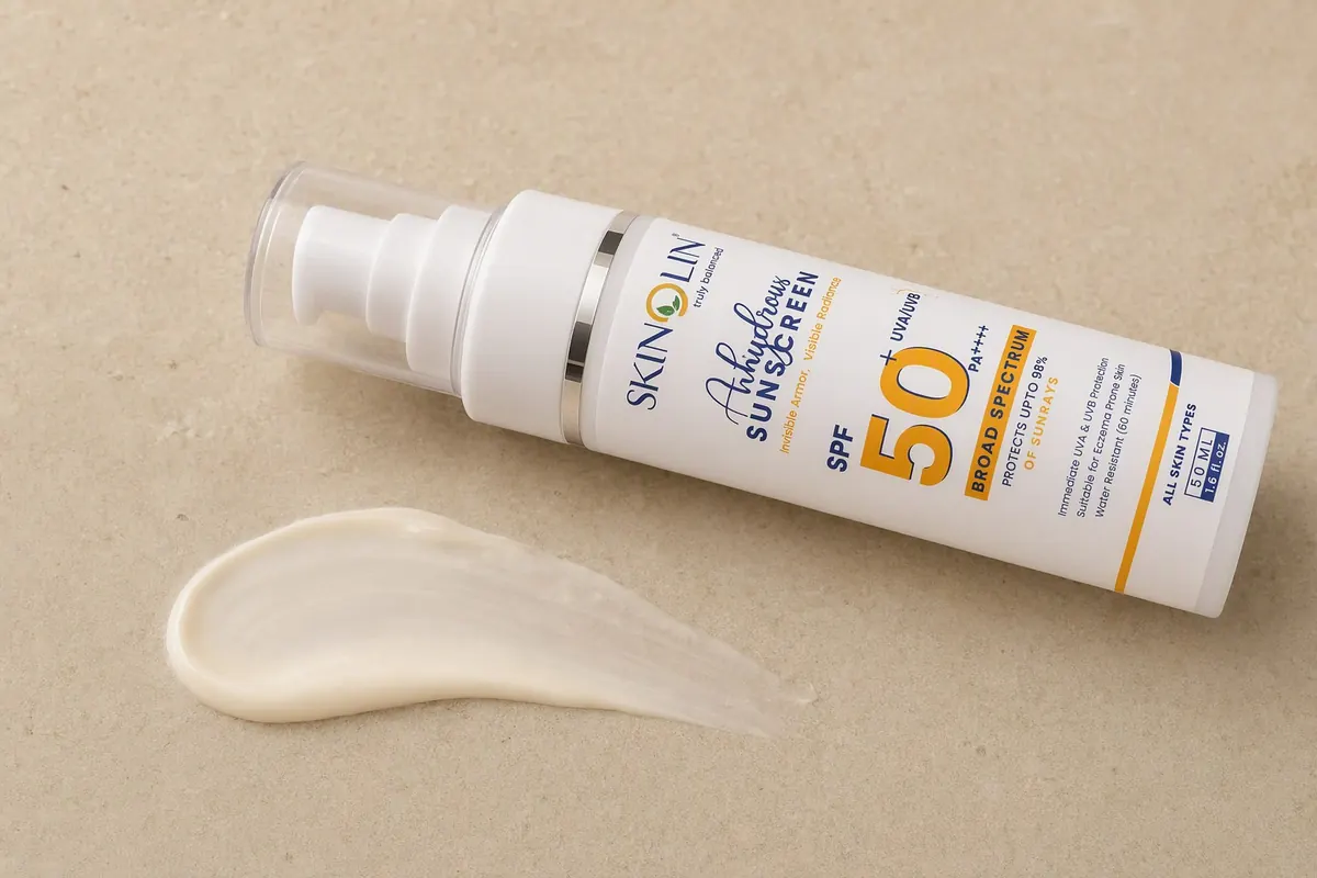 Skinolin SPF 50 texture on stone